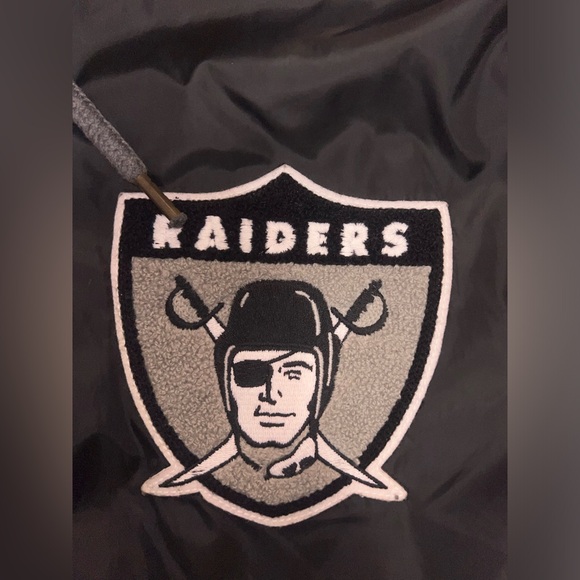 Oakland/ Las Vegas Raiders Throwback Bomber Jacket - Picture 3 of 6